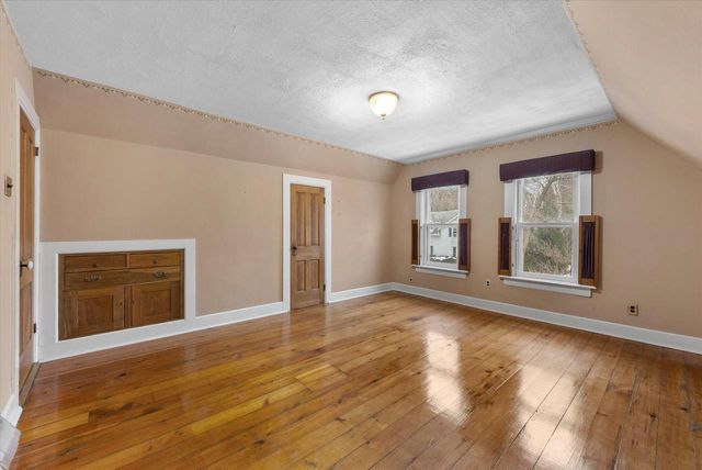 W61N669 Mequon AVENUE, Cedarburg, WI 53012