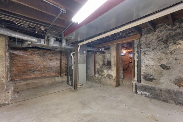 W61N669 Mequon AVENUE, Cedarburg, WI 53012