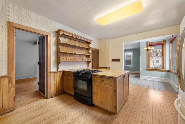 W61N669 Mequon AVENUE, Cedarburg, WI 53012