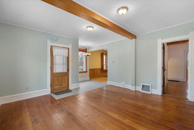 W61N669 Mequon AVENUE, Cedarburg, WI 53012