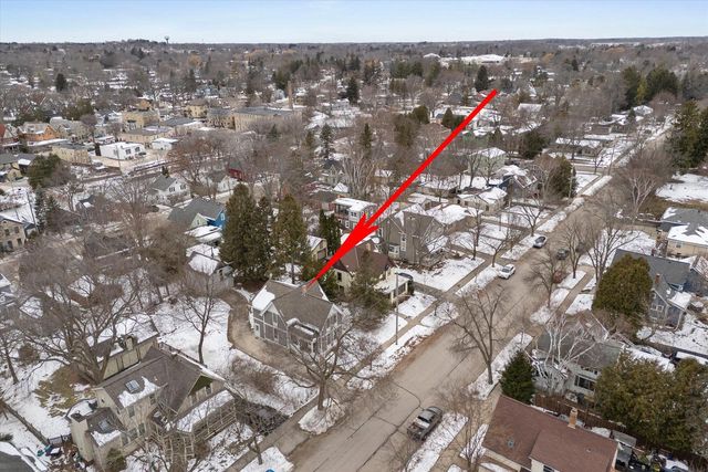 W61N669 Mequon AVENUE, Cedarburg, WI 53012