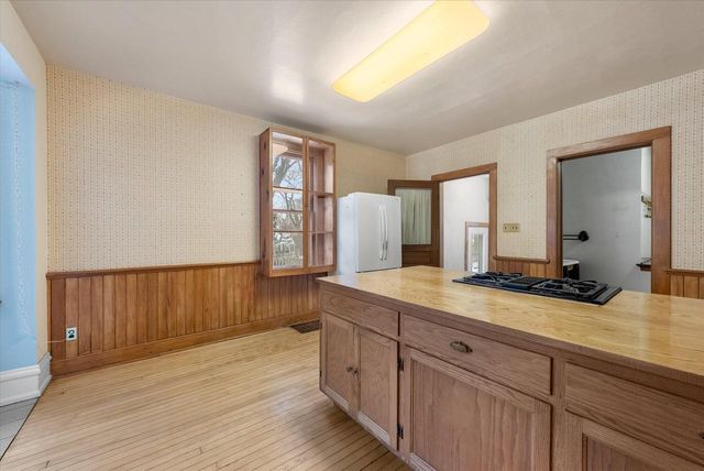 W61N669 Mequon AVENUE, Cedarburg, WI 53012