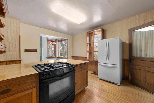 W61N669 Mequon AVENUE, Cedarburg, WI 53012