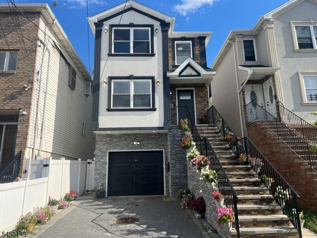 208 Atlantic St, Elizabeth City, NJ 07206 — photo 2