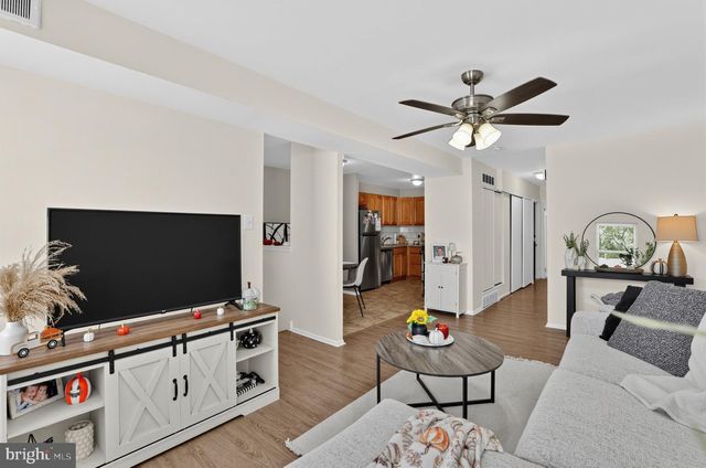 2828 SAXTON RD, Philadelphia, PA 19114