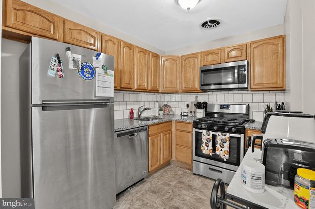 2828 SAXTON RD, Philadelphia, PA 19114