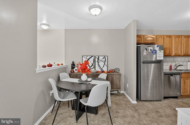 2828 SAXTON RD, Philadelphia, PA 19114