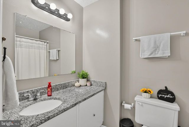 2828 SAXTON RD, Philadelphia, PA 19114