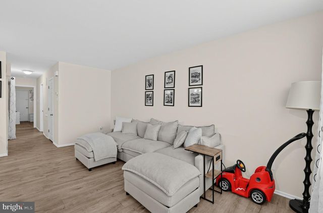 2828 SAXTON RD, Philadelphia, PA 19114