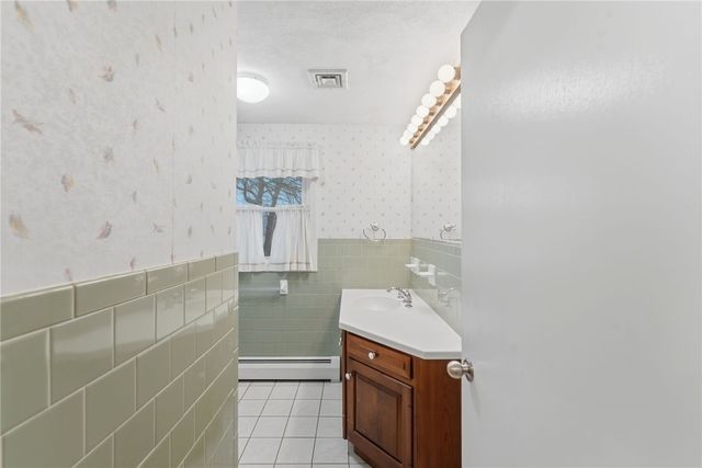 137 Monterey Drive, West Warwick, RI 02893