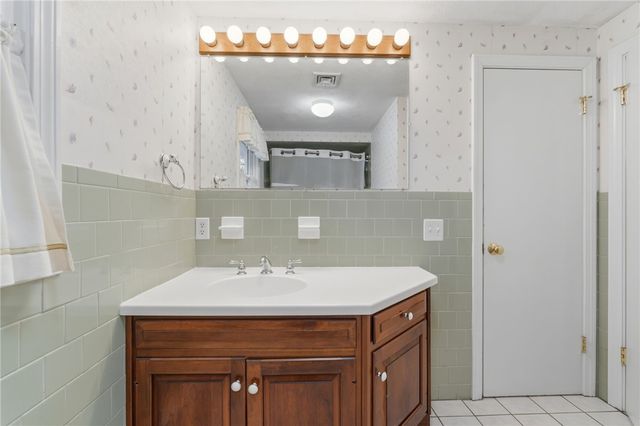 137 Monterey Drive, West Warwick, RI 02893