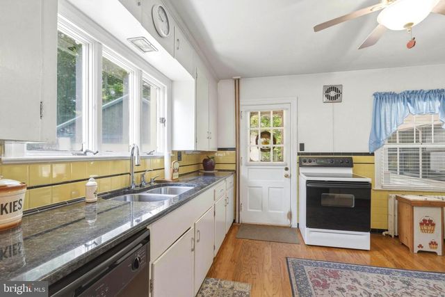 42 DEVON RD, Mount Holly, NJ 08060