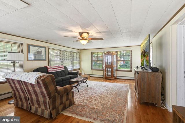 42 DEVON RD, Mount Holly, NJ 08060