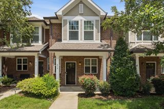 816 Hillview Hts, Nashville, TN 37204