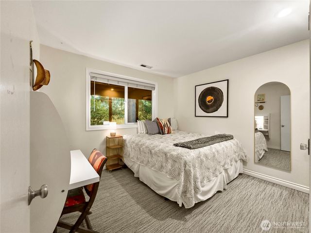 4017 239th Place SE, Sammamish, WA 98029