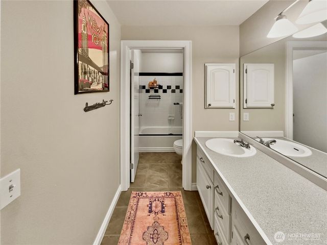 4017 239th Place SE, Sammamish, WA 98029