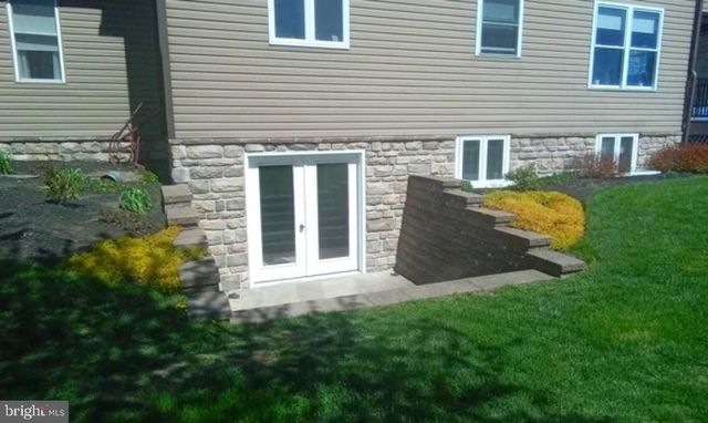 105 ENOLA RD, Newburg, PA 17240