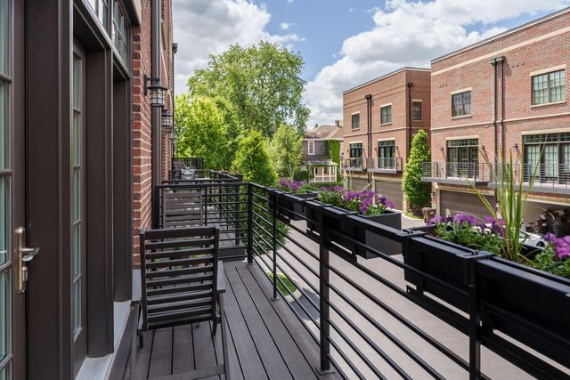 895 S Wall Street, Columbus, OH 43206