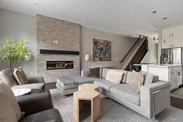 895 S Wall Street, Columbus, OH 43206