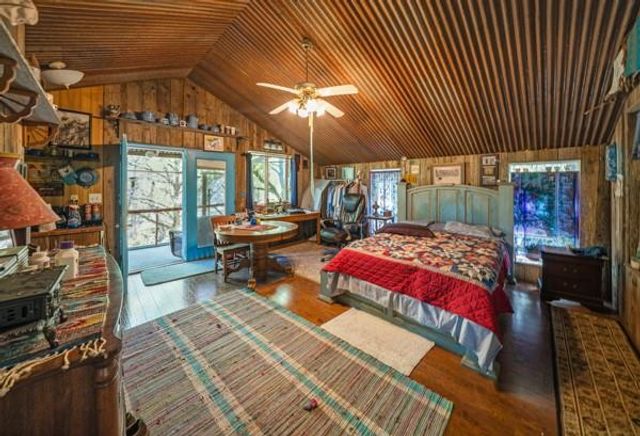 907 Deertrail DR, San Marcos, TX 78666