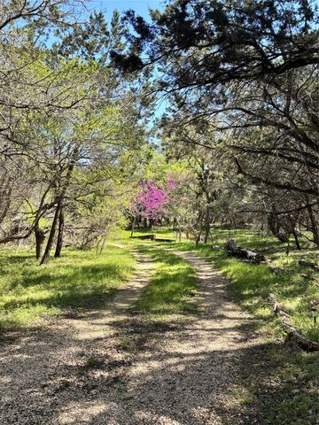 907 Deertrail DR, San Marcos, TX 78666