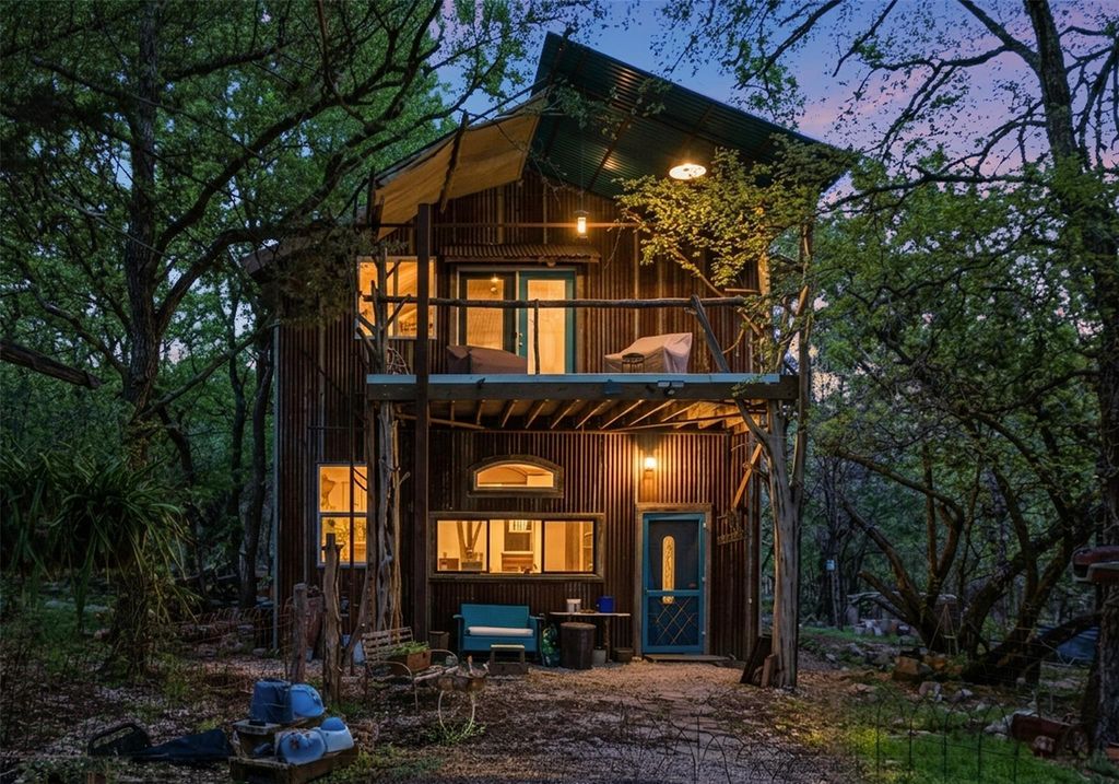 907 Deertrail DR, San Marcos, TX 78666