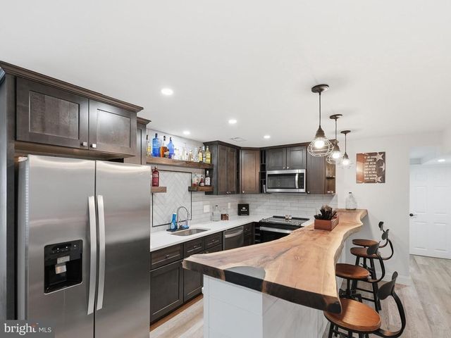 12140 BRENT TOWN RD, Midland, VA 22728