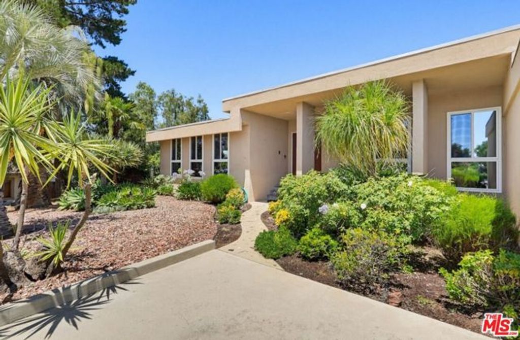 991 Montgomery Court, Thousand Oaks, CA 91360