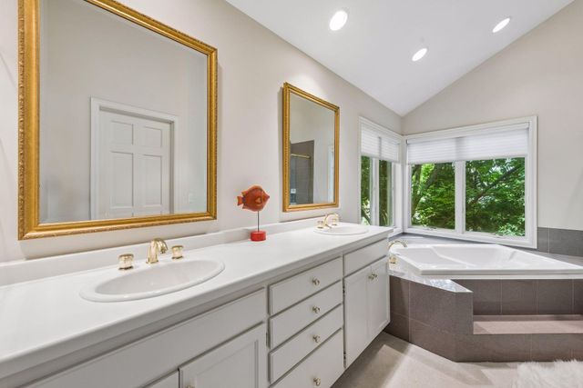 823 Hidden Meadow Trail, Eagan, MN 55123