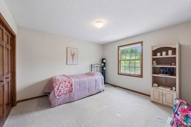 823 Hidden Meadow Trail, Eagan, MN 55123