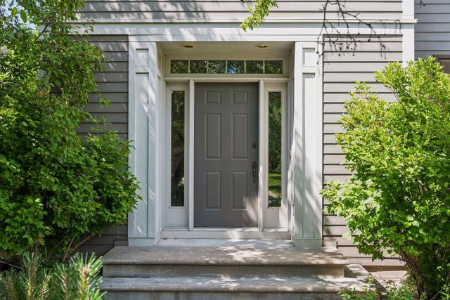 823 Hidden Meadow Trail, Eagan, MN 55123