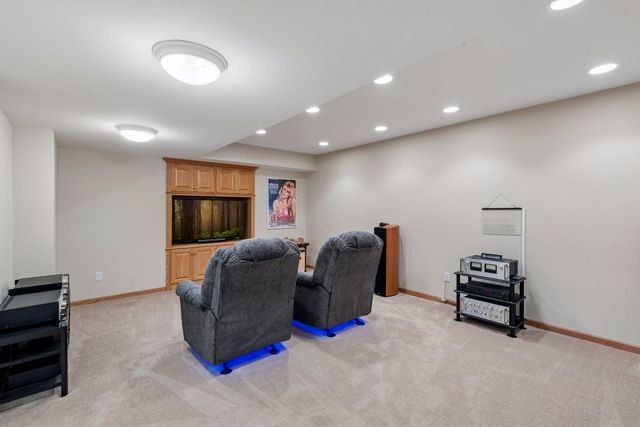823 Hidden Meadow Trail, Eagan, MN 55123