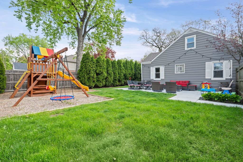Image 15 of property listing at 1160 Hazel Avenue, Deerfield, IL 60015