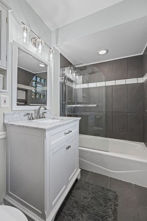 Image 9 of property listing at 1160 Hazel Avenue, Deerfield, IL 60015