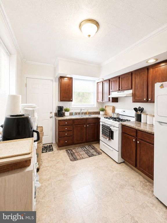 2116 GRANITE ST, PHILADELPHIA, PA 19124 — exterior