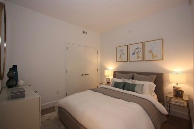 100 Lovejoy Wharf 10M, Boston, MA 02114