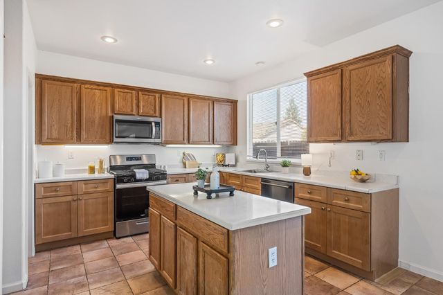 1808 Rancho Encantado Court, Modesto, CA 95358