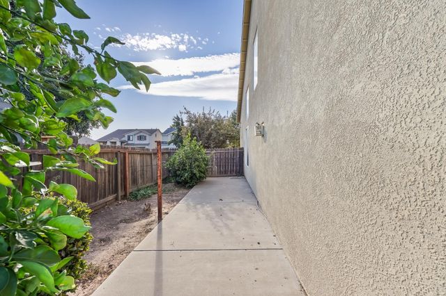 1808 Rancho Encantado Court, Modesto, CA 95358