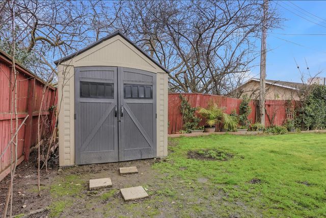 7508 18th St, Sacramento, CA 95822