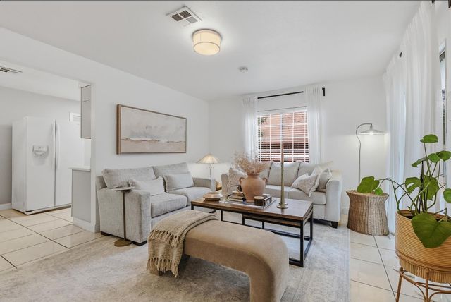 7508 18th St, Sacramento, CA 95822