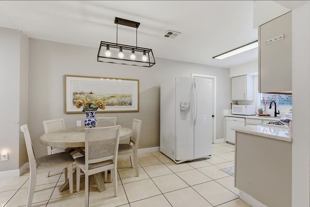 7508 18th St, Sacramento, CA 95822