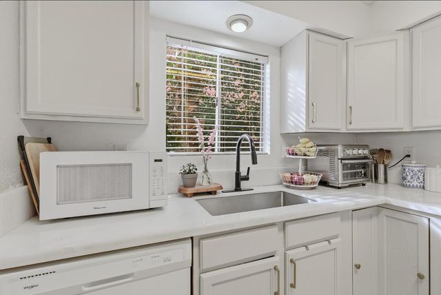 7508 18th St, Sacramento, CA 95822