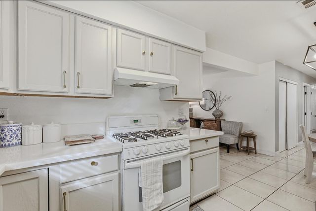 7508 18th St, Sacramento, CA 95822