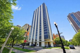1555 N Dearborn Parkway 20D, Chicago, IL 60610