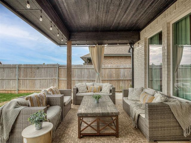 18600 Winamack Road, Edmond, OK 73012