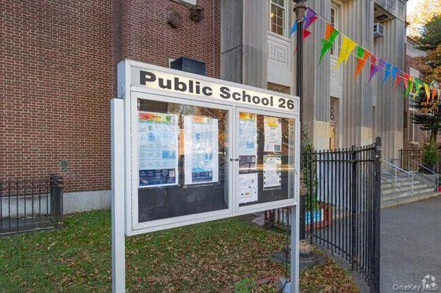 196-11 69th Avenue 2nd fl, Fresh Meadows, NY 11365