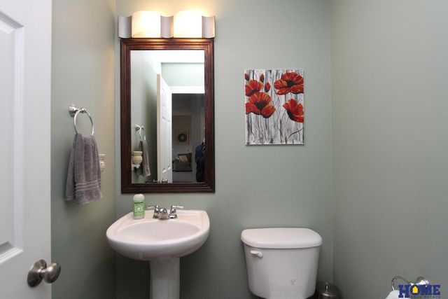 1025 Cyprus Boulevard, Hickman, NE 68372