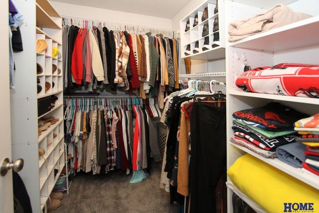 1025 Cyprus Boulevard, Hickman, NE 68372