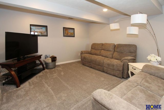 1025 Cyprus Boulevard, Hickman, NE 68372