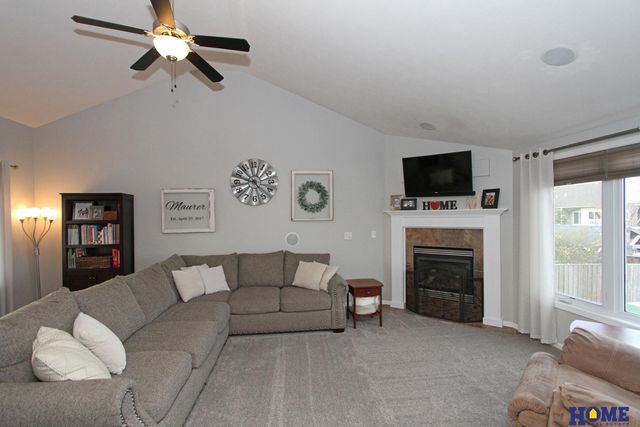 1025 Cyprus Boulevard, Hickman, NE 68372